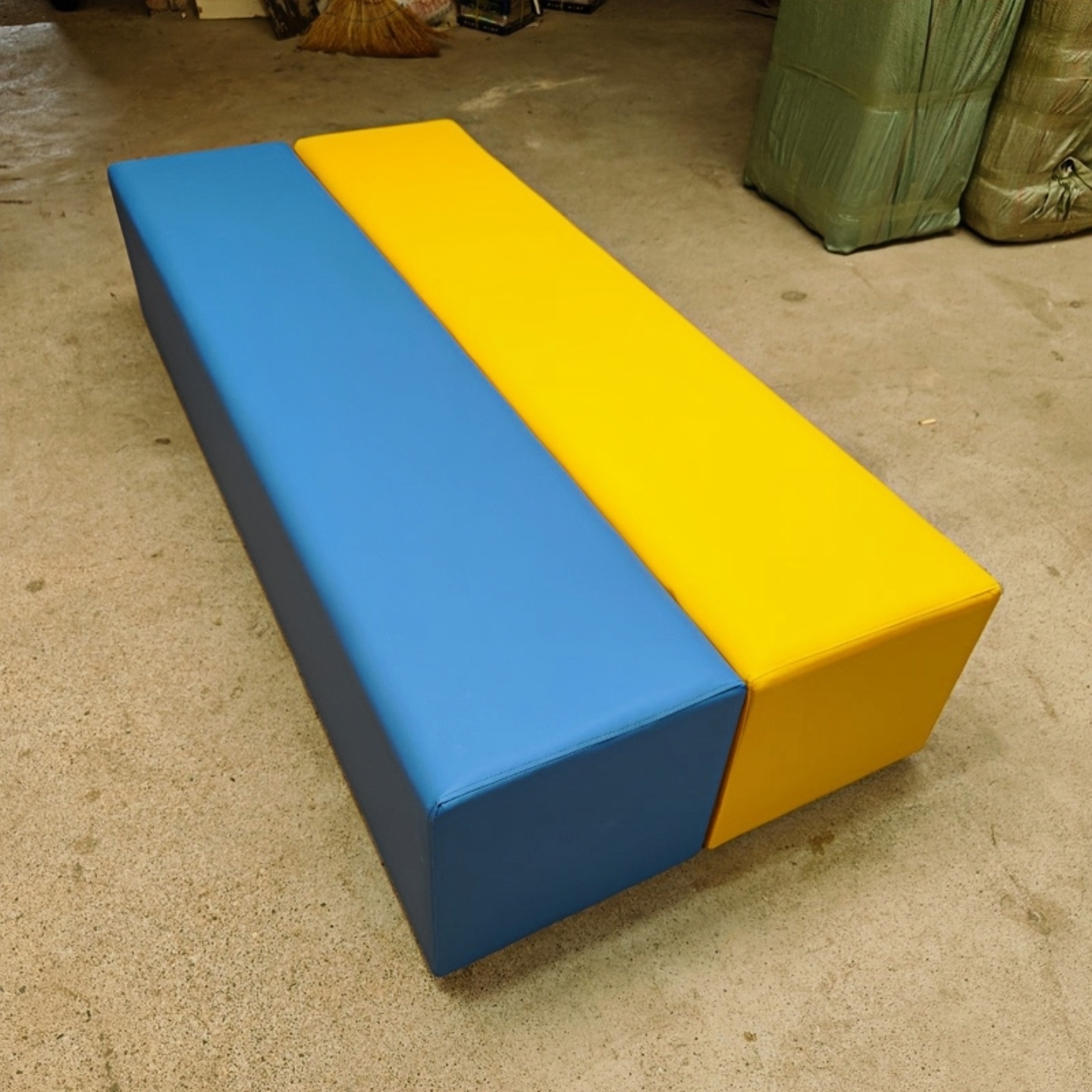 幼儿园培训中心软包长条凳子