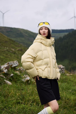 凯慕狮2025新款冬季90鸭绒连帽羽绒服女保暖厚款短款外套5202