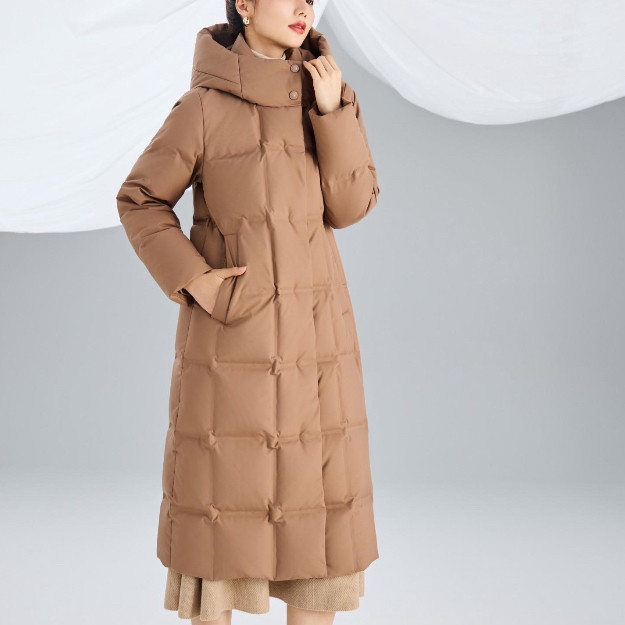 4396-1凯慕狮90%鸭绒修身冬季新款女长款连帽时尚百搭保暖羽绒服