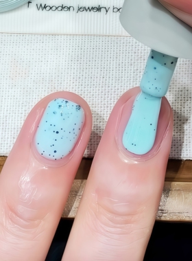 薄荷黑巧 蓝绿色美甲！twomoons指甲油女免烤速干安全无毒可撕脚