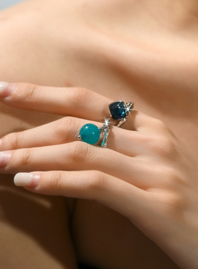 莫里里2025年新款蛇形戒指轻奢米珠状钛合金铜合金方晶百搭戒指女