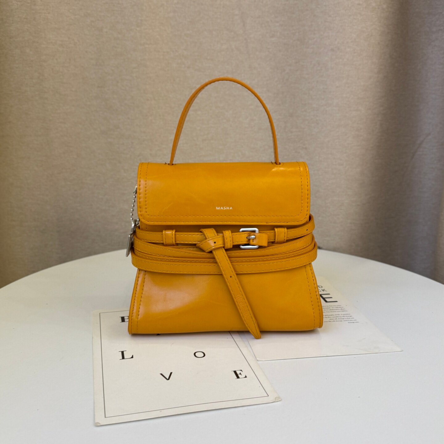 玛莎小众质感皮带扣缠绕凯莉包2026新款百搭时尚腰缠万贯斜挎包女