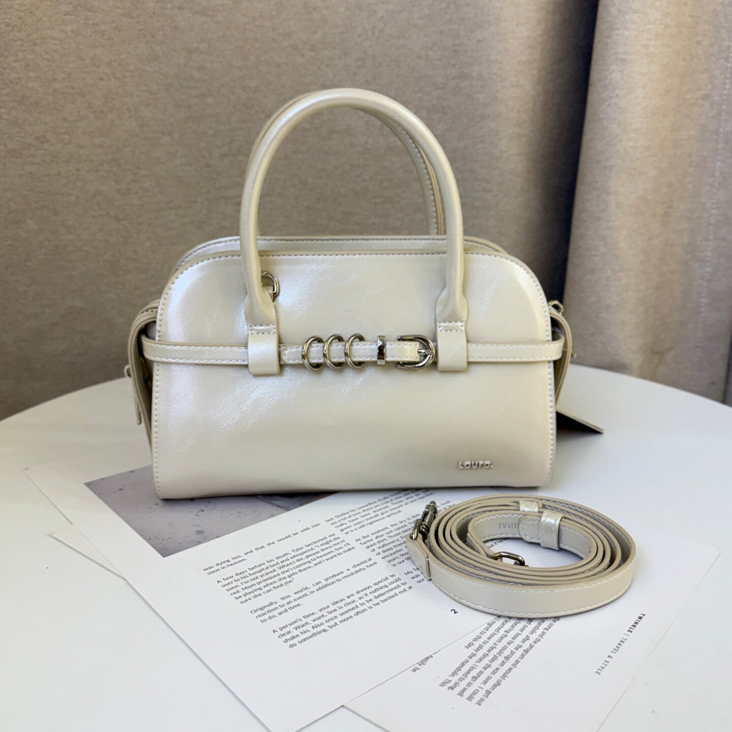 劳拉时黛小众质感金属装饰皮带扣贝壳包2026新款百搭时尚斜挎包女