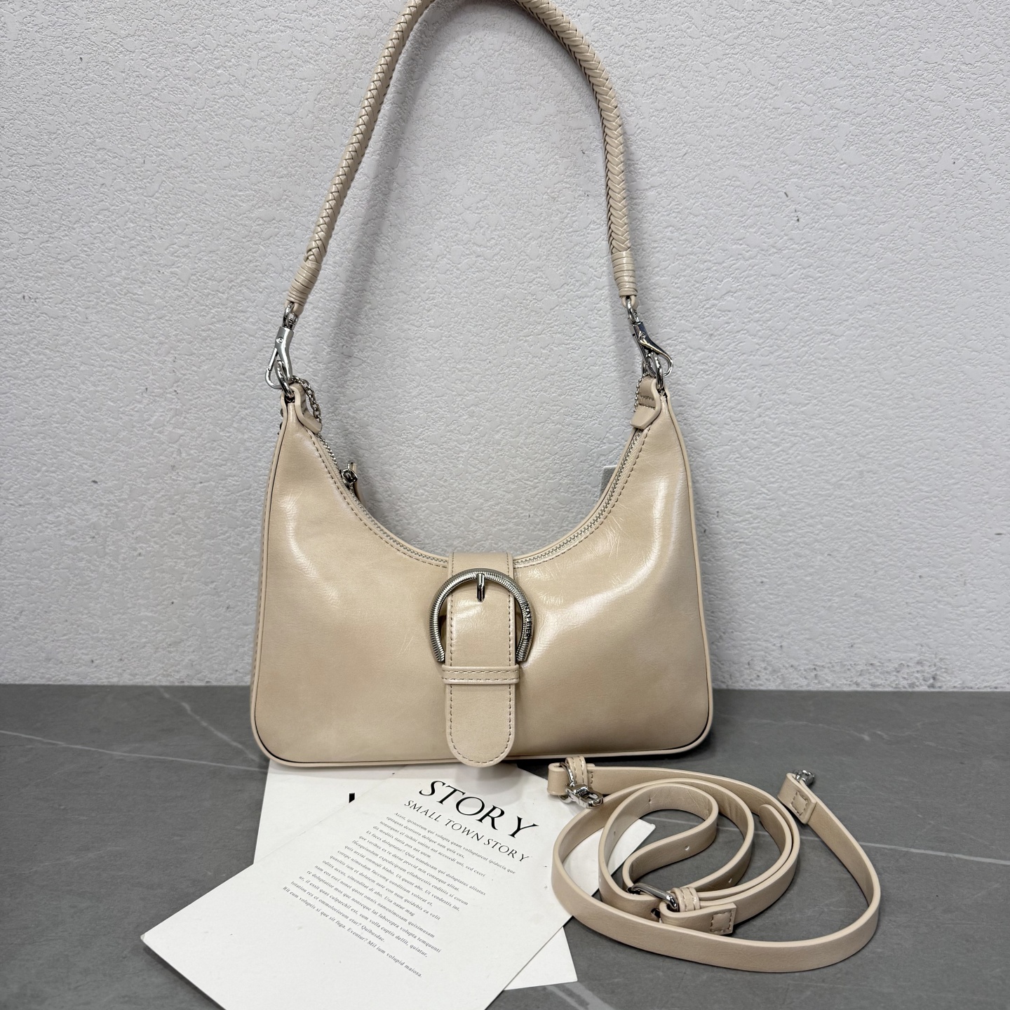 小众质感皮带扣腋下包2025新款简约百搭时尚机车包通勤单肩斜挎包