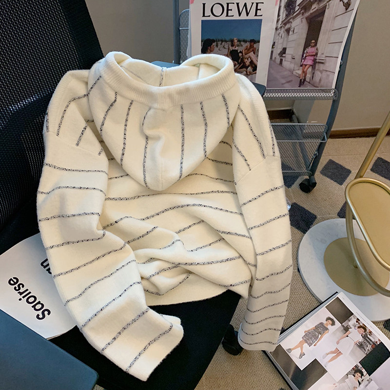 CLEARANCE PICKS UP BIG BRAND STRIPED HOODED THICKENED KNITWEAR WOMENS AUTUMN AND WINTER SMALL MAN GENTLE WIND SOFT GLUTINOUS MILK SWEATER