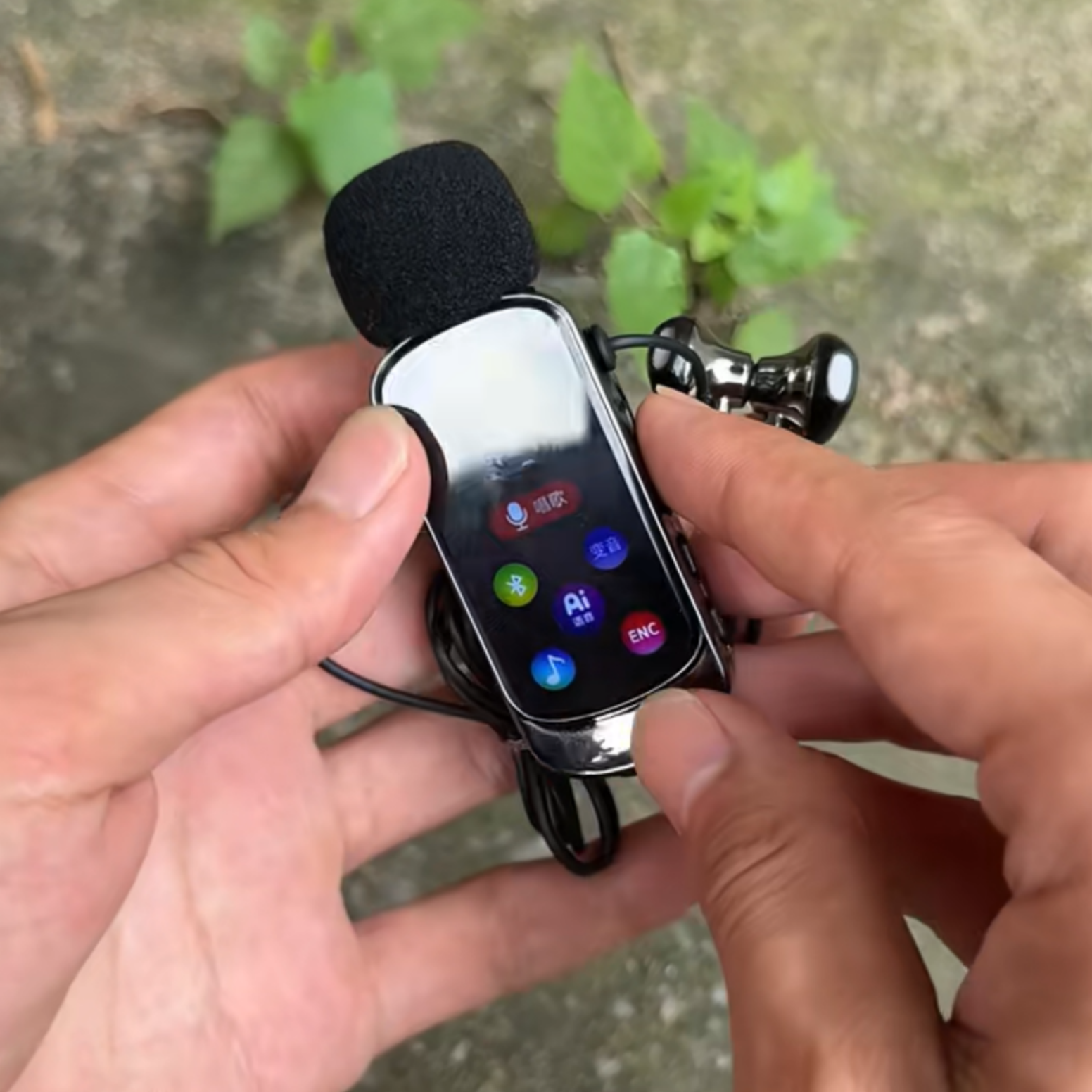 工厂直销领夹蓝牙耳机无线运动长续航K歌耳返插卡领夹式入耳式