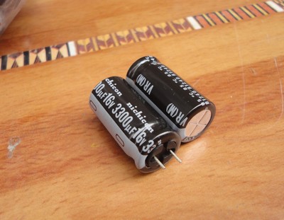 原包装 尼康 NICHICON 16V3300UF VR 12*25 85度