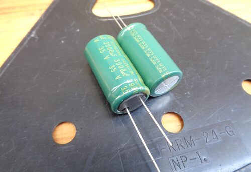 3900UF 35V 日本SUNCON 绿金 高频低阻 代35V3300UF 18X35 105度