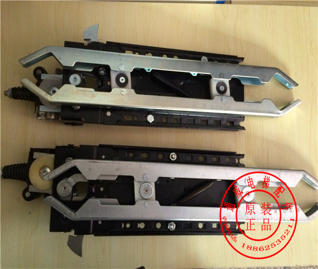 全新蒂森电梯配件西尔康RCF1变频门刀左开右开威特轿门门机