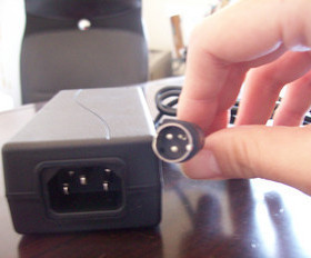 BTP-2002CP 2300E 98NP R580打印机电源适配器 24V 三针接口