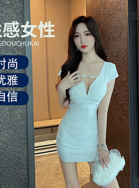 性感低胸夜场女装修身包臀连衣裙