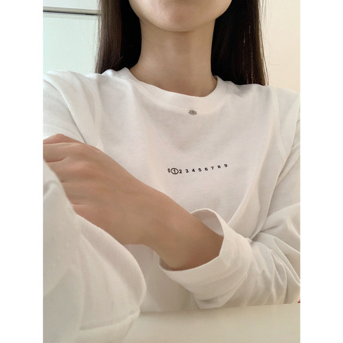 芭妮Bonnet-冬上新.韩系雪花棉磨毛小标圆领长袖T恤C35-M22039