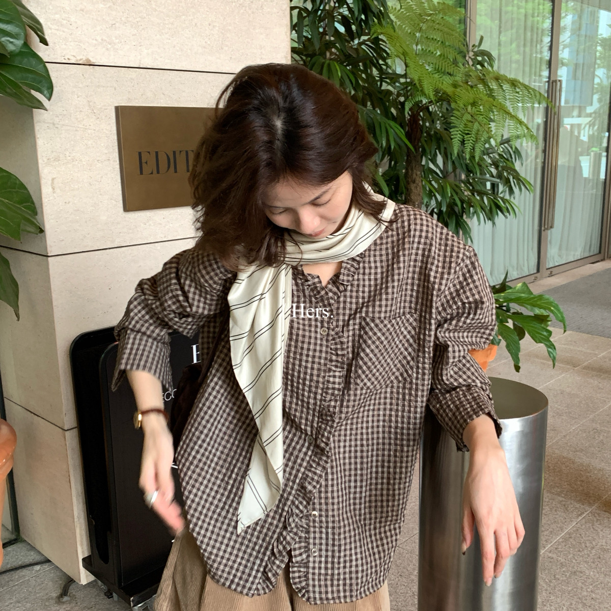 Hers-早秋上新简约复古日系木耳边领口格子小衫(含25棉料)66642