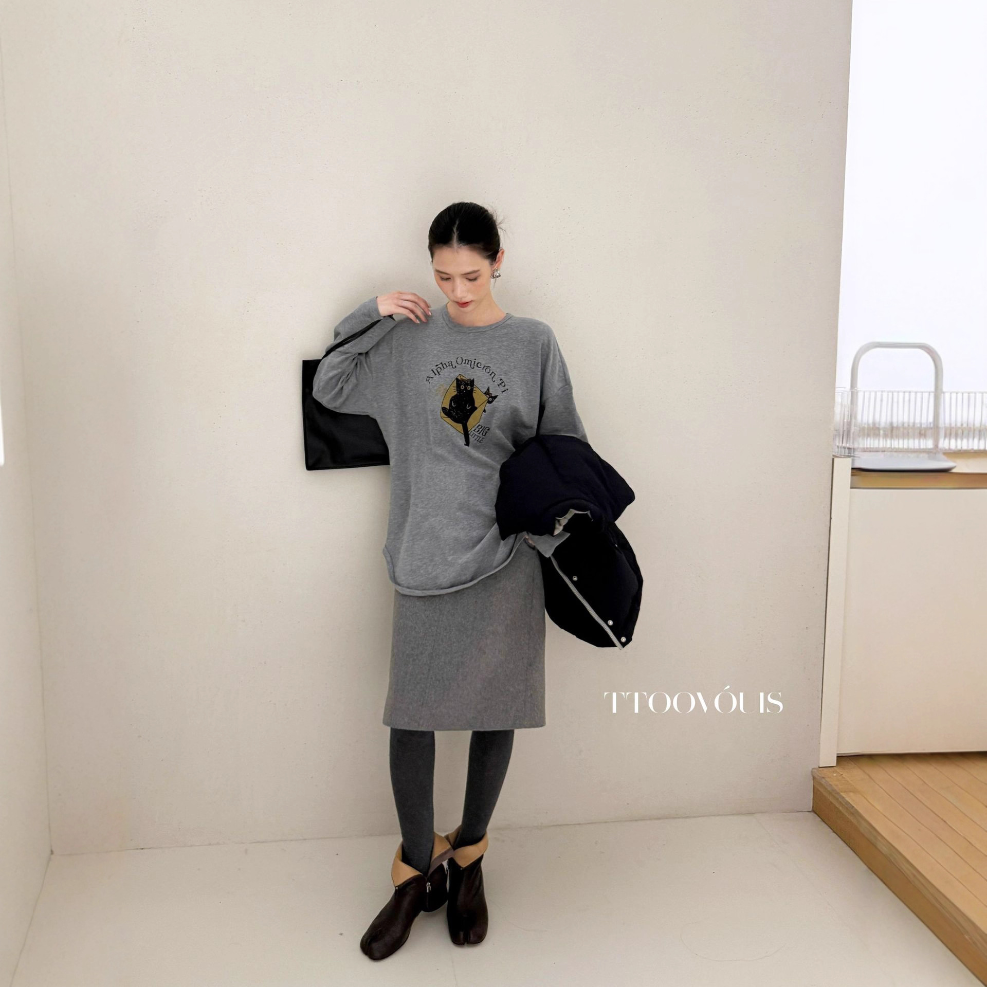 TTOOVOUIS冬季新款2416宽松上衣慵懒小猫打底衫居家圆领长袖T恤女