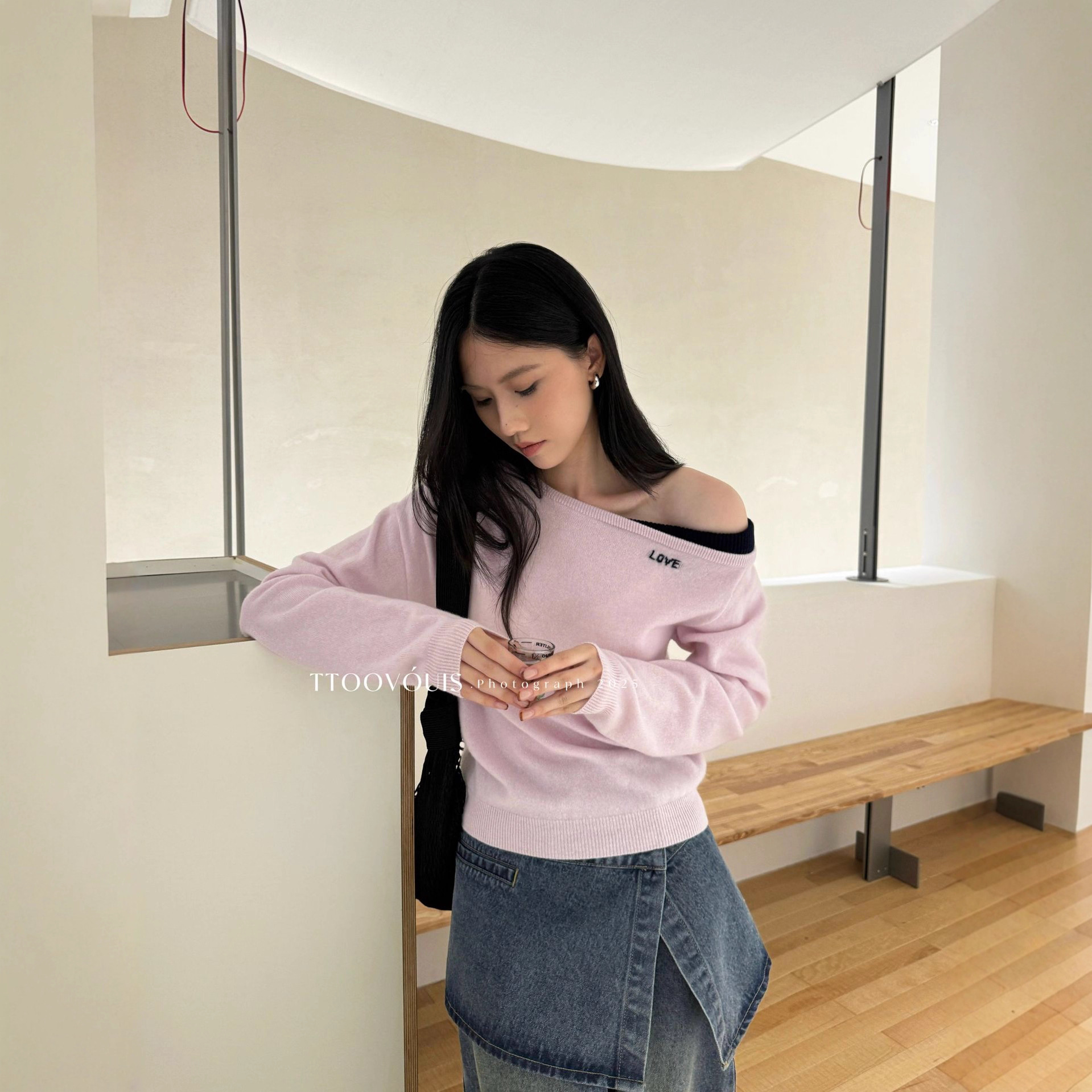 TTOOVOUIS初冬新款2382甜美风斜肩一字领露肩长袖羊毛衫假两件女