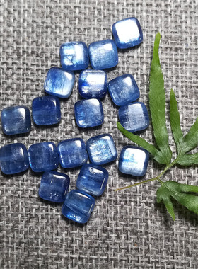 晴天石头铺蓝晶石通孔小方形边长约8mm厚度约4mm一图一物