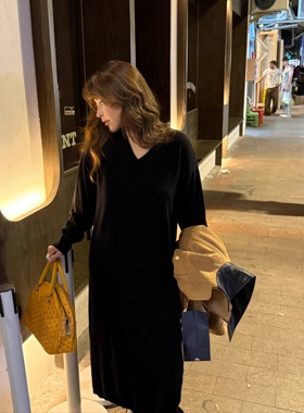 3ts秋冬羊毛长袖连衣裙v领黑色高级针织长裙气质连身裙