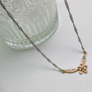 福利 Jessie After 双色小花锁骨项链 维琴察 Thoughts