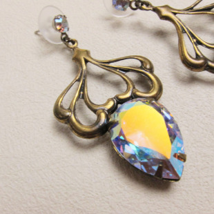 SADIE Jessie GREEN 鎏金镂空极光石艺术耳扫 维琴察 中古款