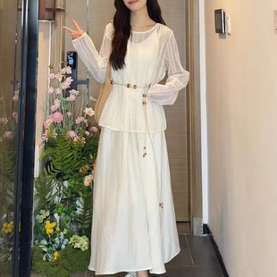 2025新款 白色吊带连衣裙子女夏季 温柔风气质绝美穿搭海边度假