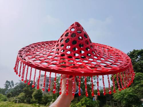 成人跳舞斗笠帽子广场舞成人流苏民族舞演出道具红色竹编舞蹈斗笠