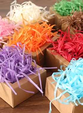 现货彩色拉菲草礼品盒填充物装饰礼盒可防震彩色碎纸丝喜糖盒用品