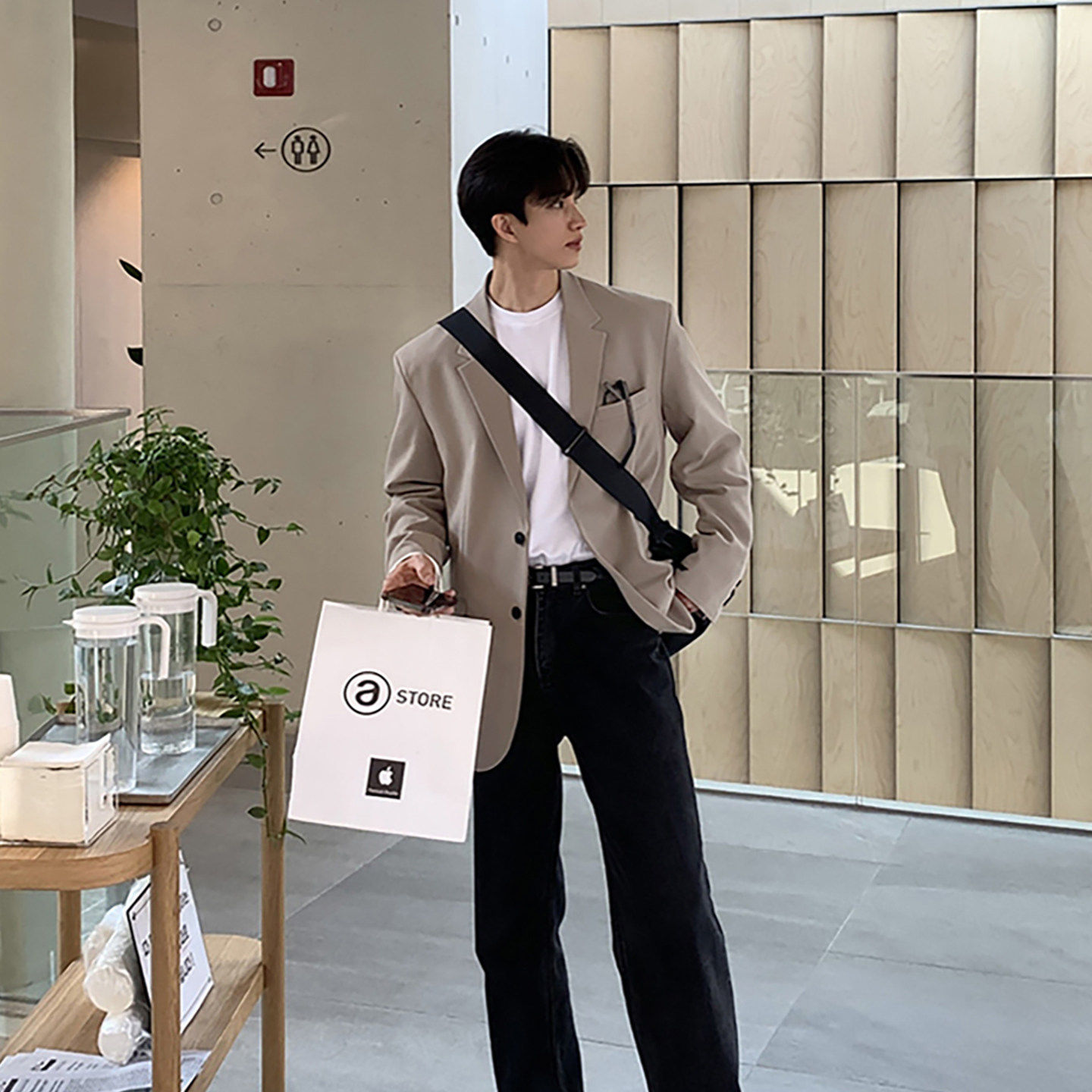 LOOKNFIT中开衩单排扣休闲西服男