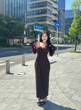 醉月衫 法式微胖纯欲大码V领长袖裙子收腰性感连衣裙秋款女包臀裙