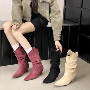 西部牛仔靴女中筒褶皱堆堆靴2025冬季 绒面尖头坡跟高跟短靴子 新款