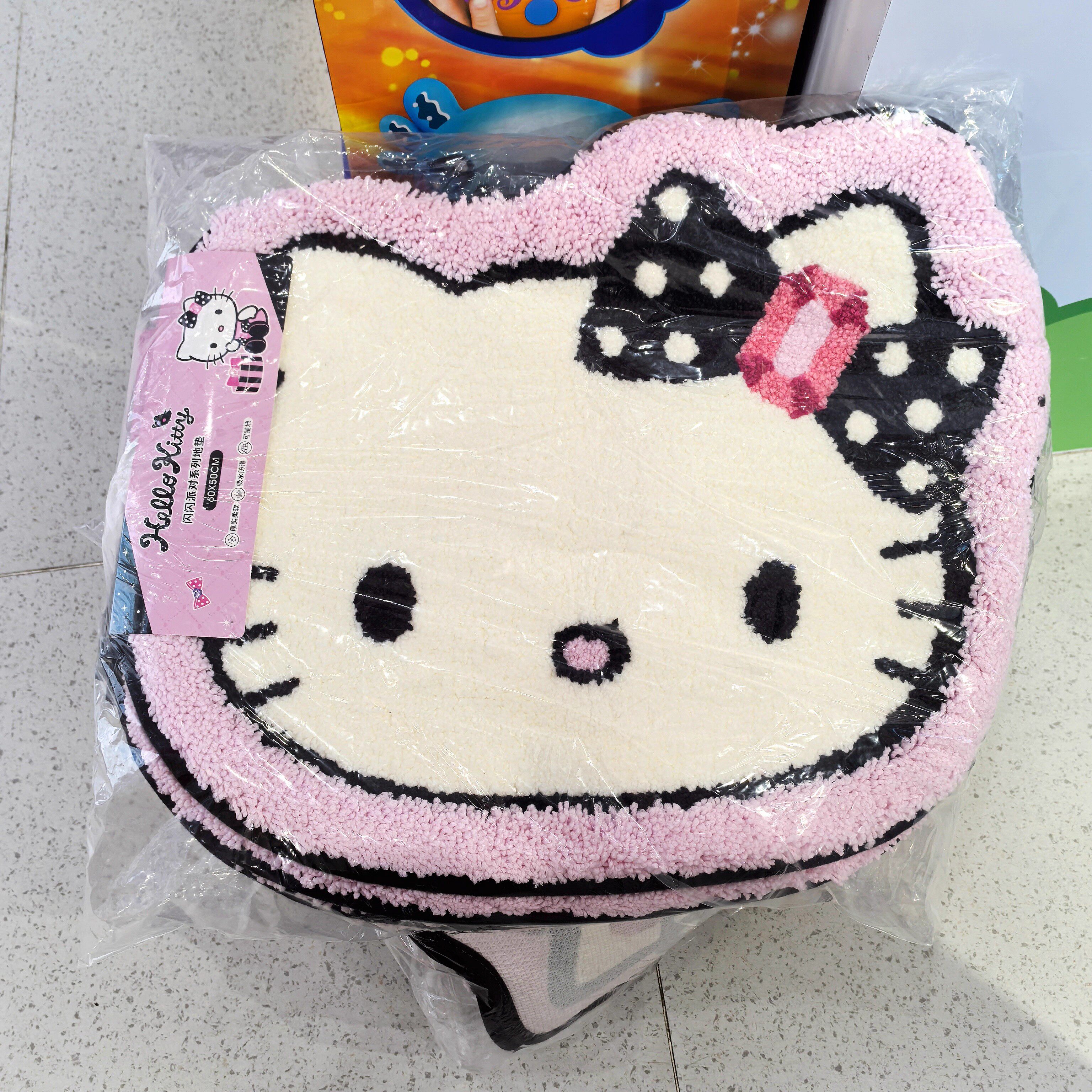 名创优品凯蒂猫地垫地毯60cm