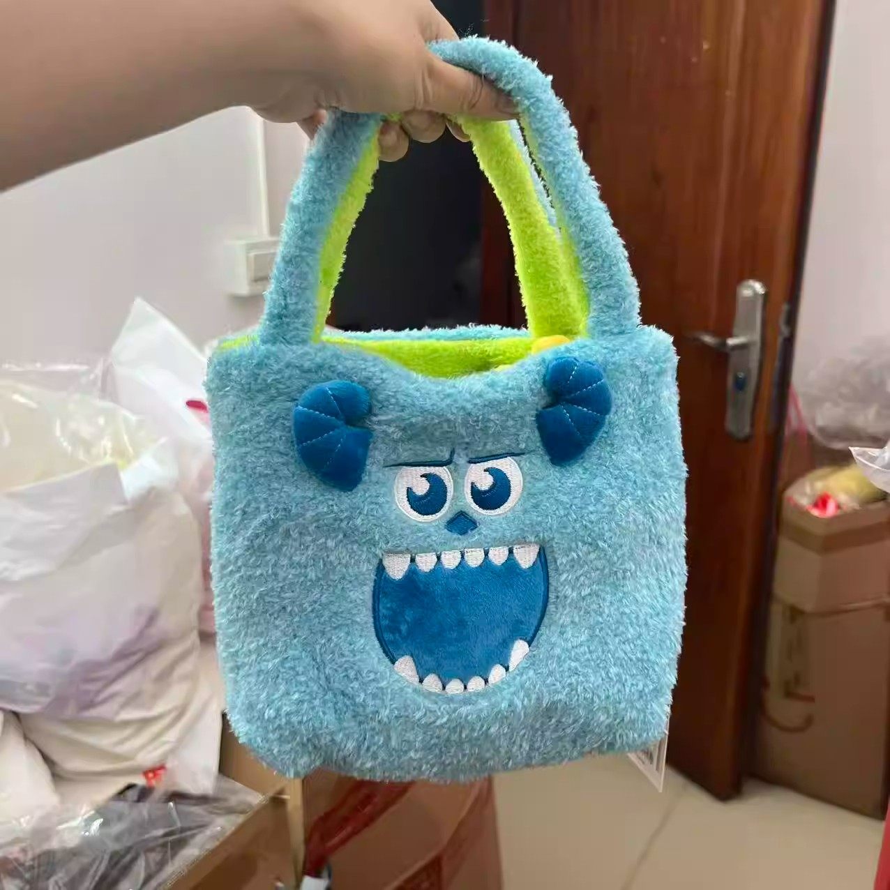 名创优品迪士尼毛毛狂欢双面毛绒包手提袋三眼仔小熊维尼奇奇蒂蒂