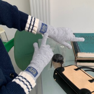 陈奶奶/针织手套女冬韩系字母贴布露指可爱保暖防寒五指骑行手套