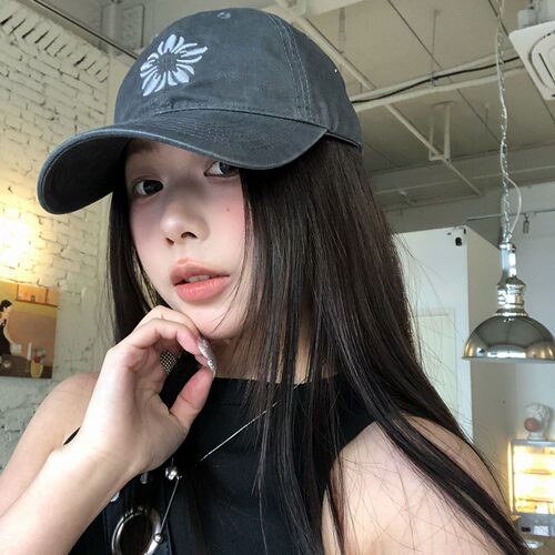 张元英同款十字花刺绣棒球帽子女显脸小百搭软顶鸭舌帽小众设计感