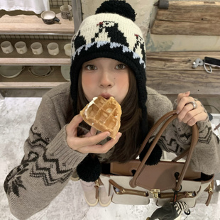 企鹅呆呆 陈奶奶可爱刺绣毛线帽子女秋冬保暖护耳绑带针织雷锋帽