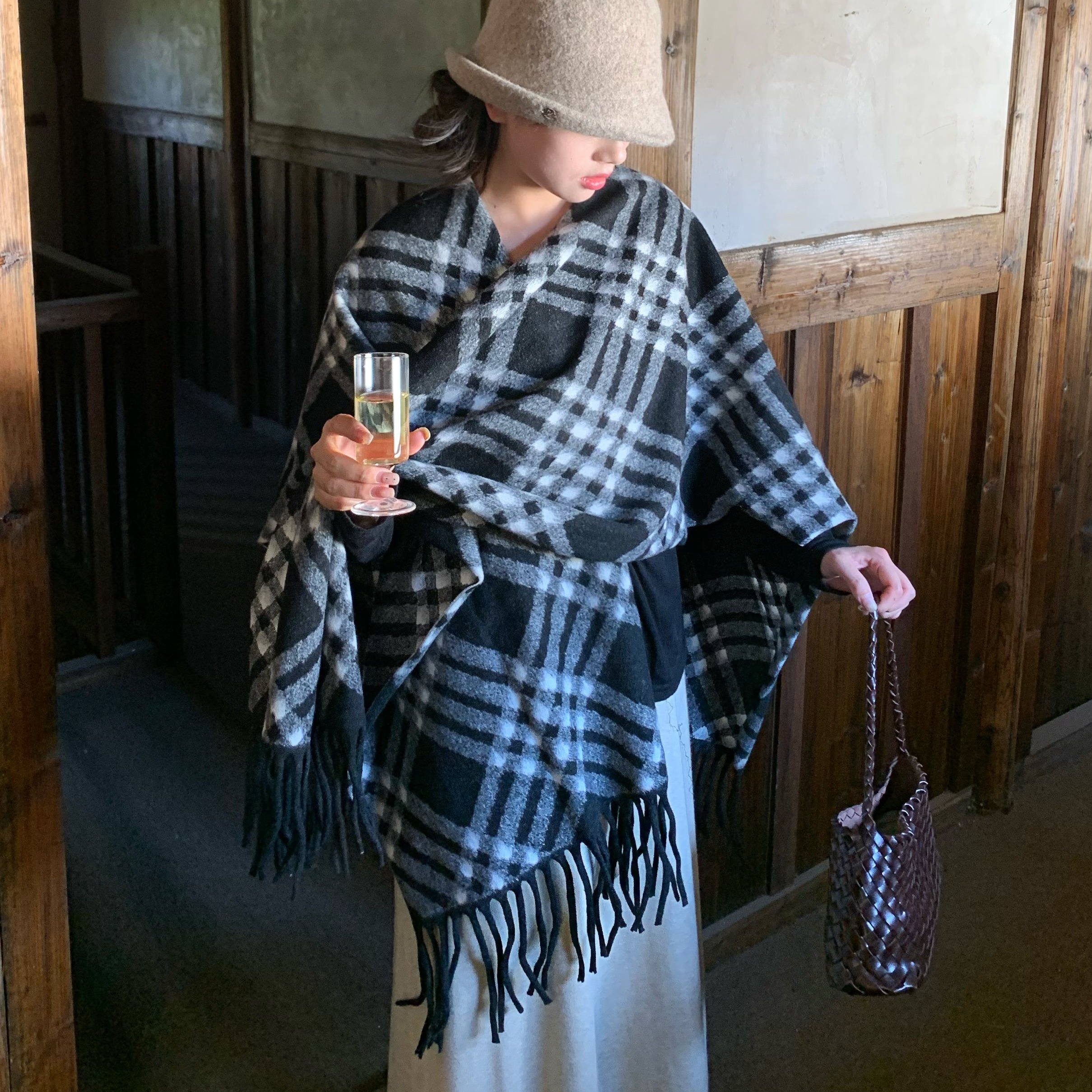 法式优雅！陈奶奶毛呢慵懒风披肩