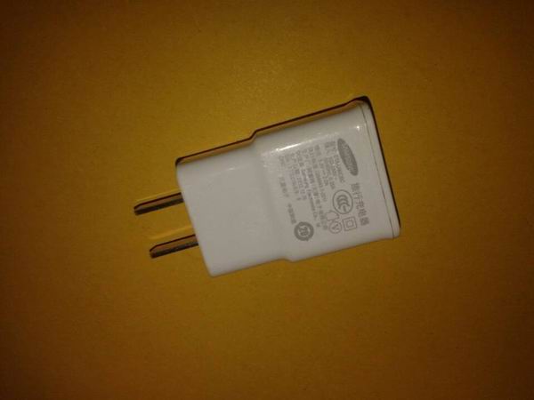 5V0.7A 700MA ԭװֻ5v2aƽ1Ԫ