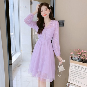 TR49381# 法式v领蕾丝连衣裙春新款潮收腰显瘦气质仙女长  服装批发女装批发服饰货源