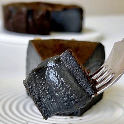 6寸黑芝麻软心巴斯克蛋糕