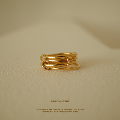 DosPuntos四层叠戴戒指