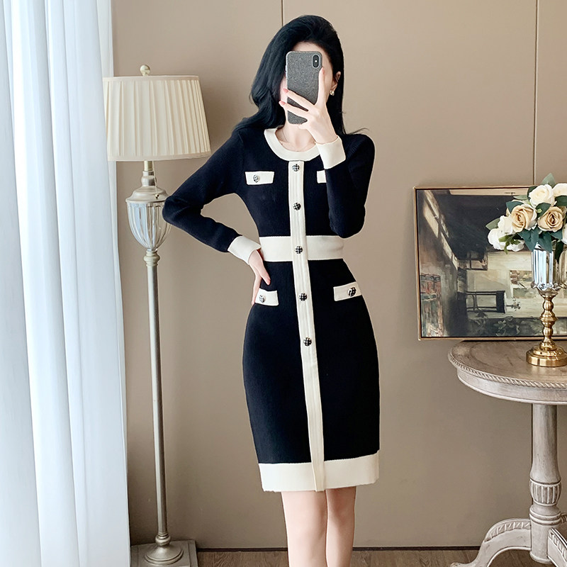 小香风针织连衣裙2024新款女秋冬气质超好看打底显瘦内搭毛衣裙子