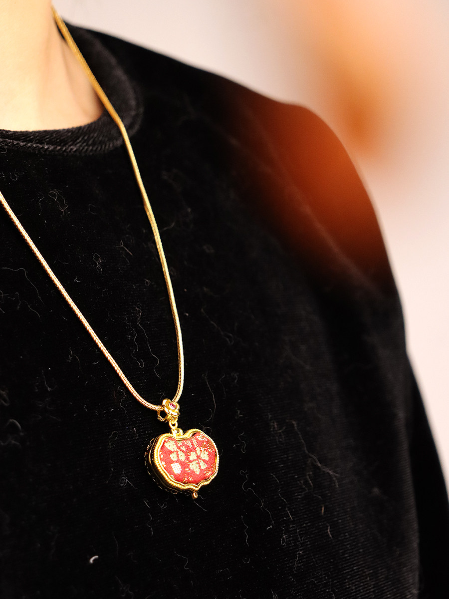 [RUYI BUCKLE] ORIGINAL HOLLOW SACHET PENDANT NECKLACE TO WEAR INCENSE PILLS CAN BE OPENED WITHOUT FIRE ESSENTIAL OIL DIFFUSION