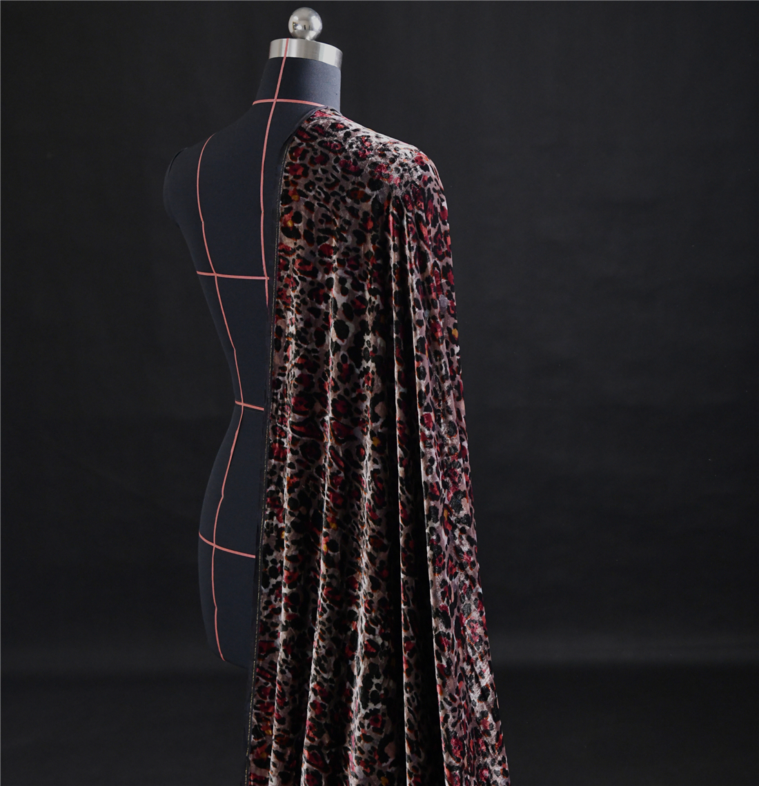 意大利原单 原始野性豹纹真丝绒47姆100丝135宽 设计师布料