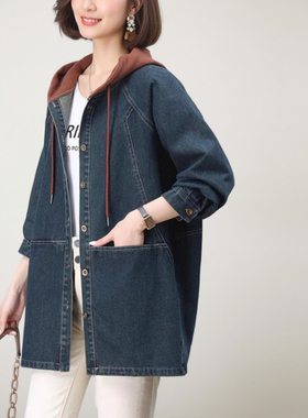 休闲撞色牛仔风衣女2026春秋新款中年妈妈连帽中长款大码外套女装