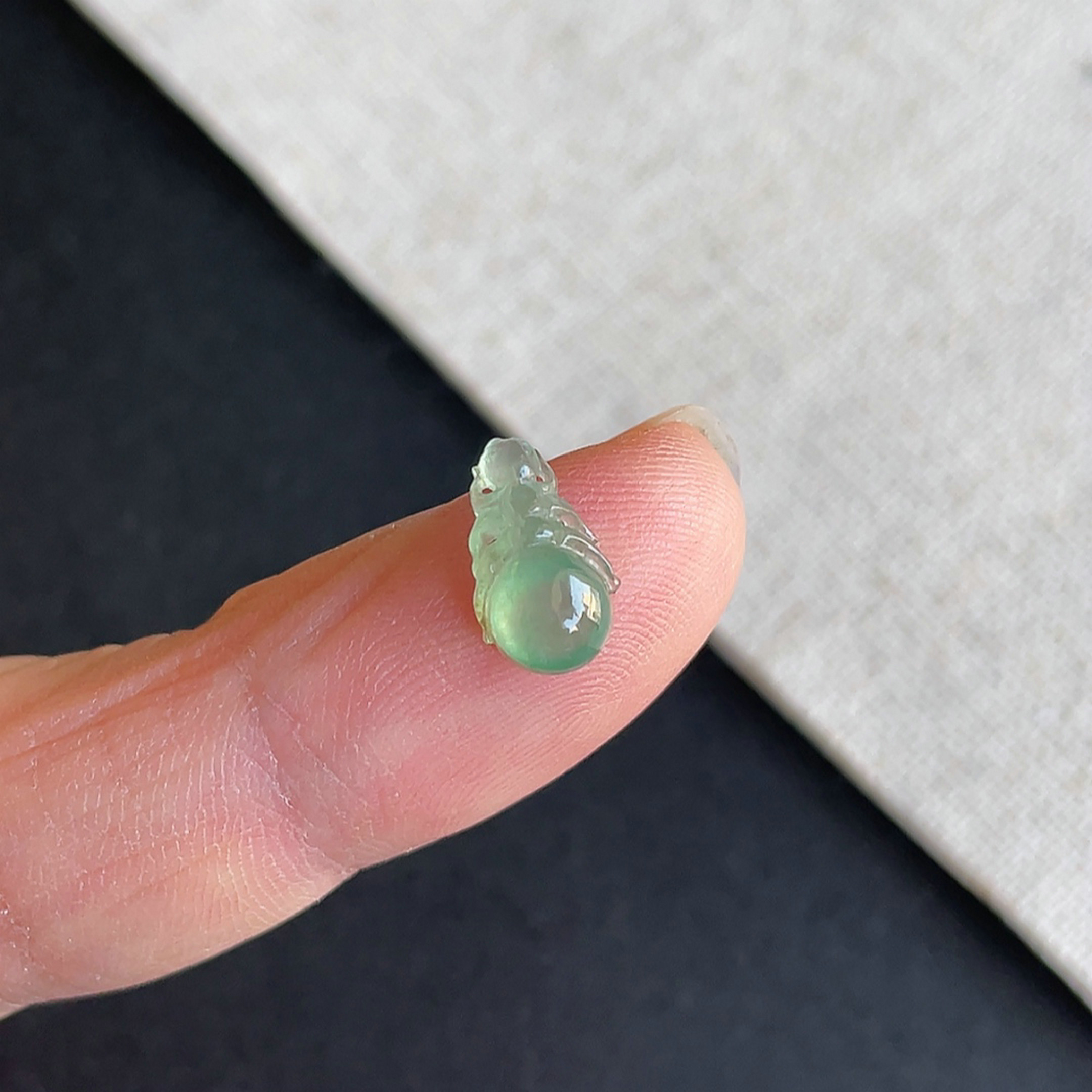 1212-5缅甸天然A货翡翠老坑冰种满绿翡翠蚂蚁戒面～金晶翡翠