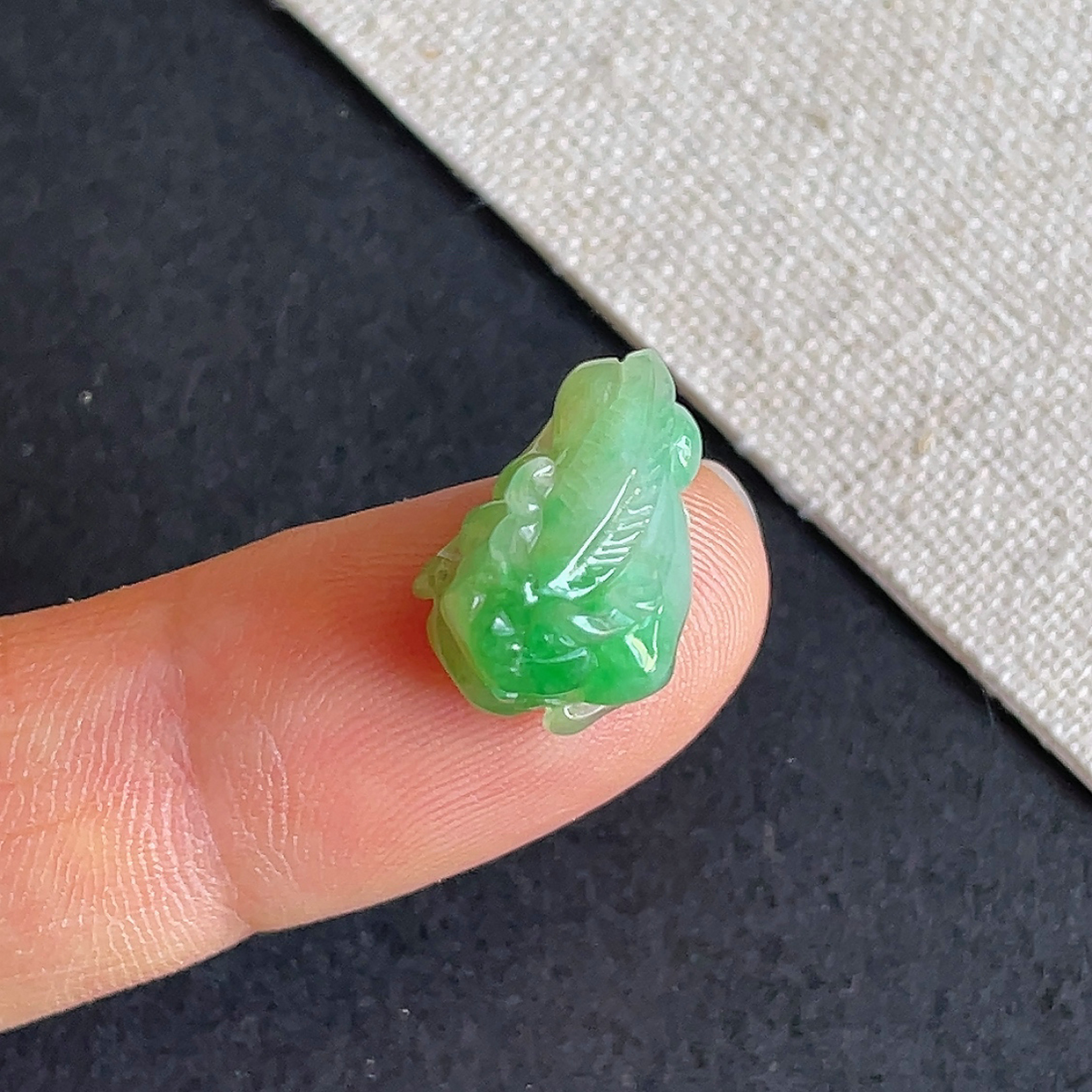 缅甸天然a货冰糯种翡翠飘绿貔貅戒面 裸石带鉴定证书～金晶翡翠