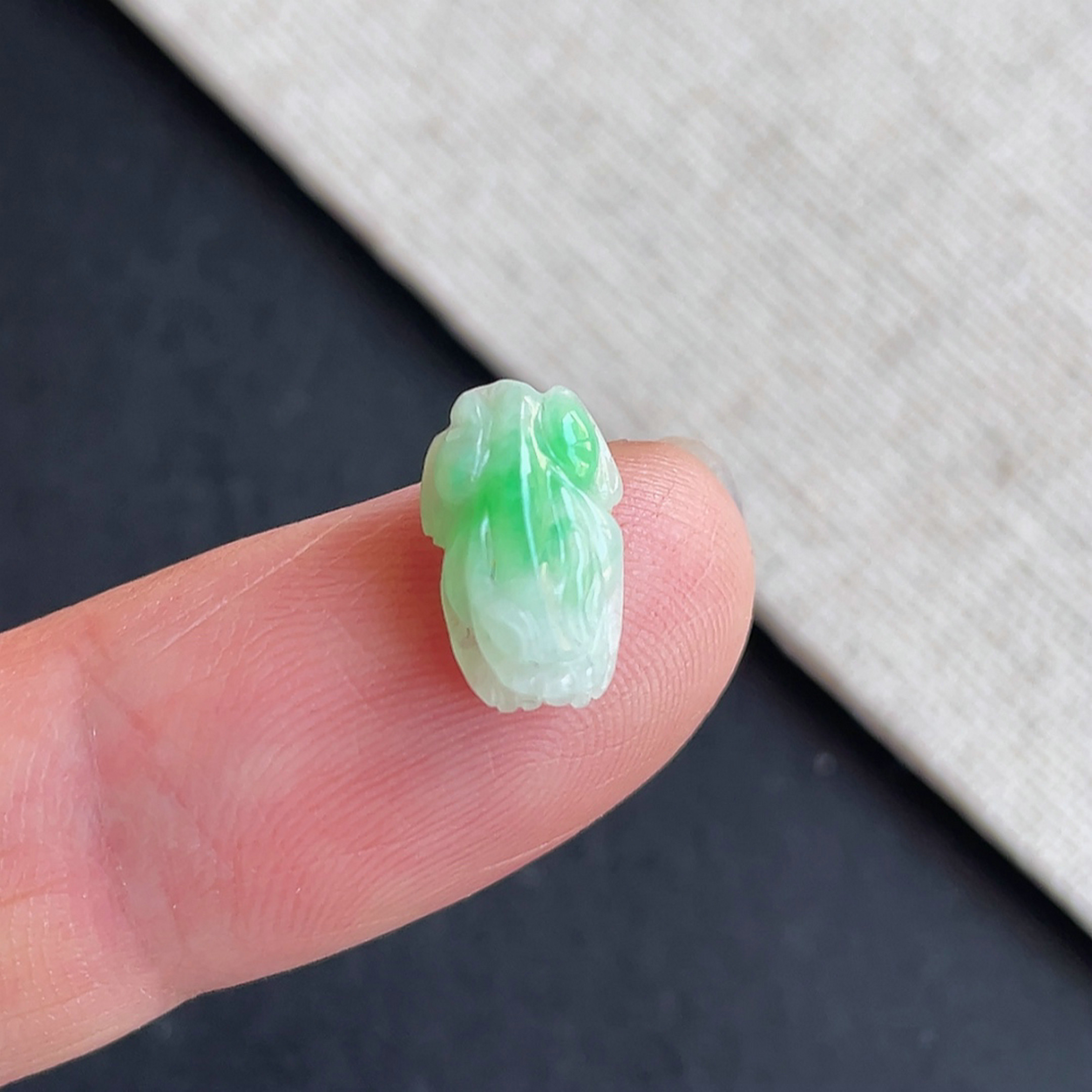 天然翡翠玉石飘阳绿貔貅戒面