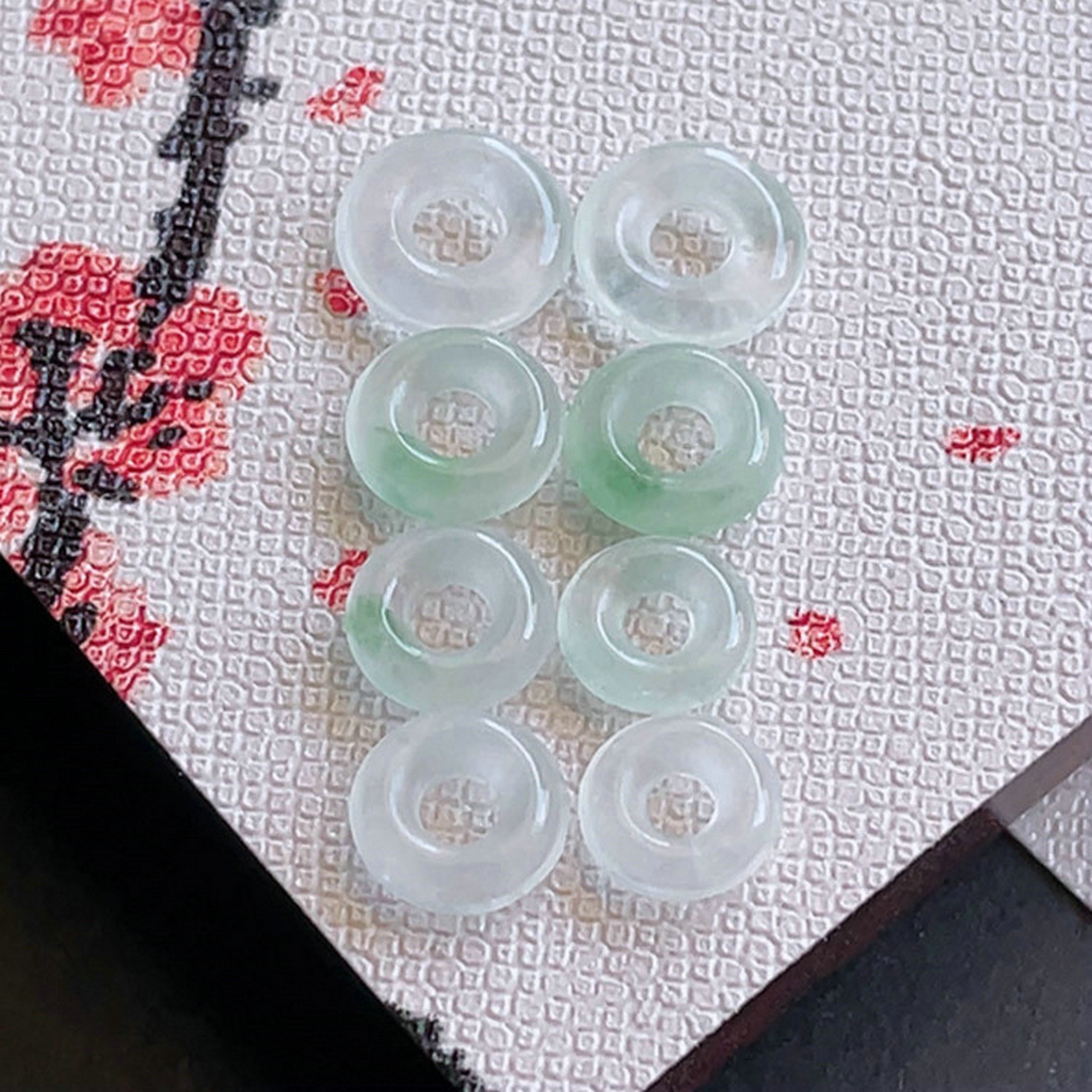缅甸翡翠a货冰种玉环耳饰一手8个