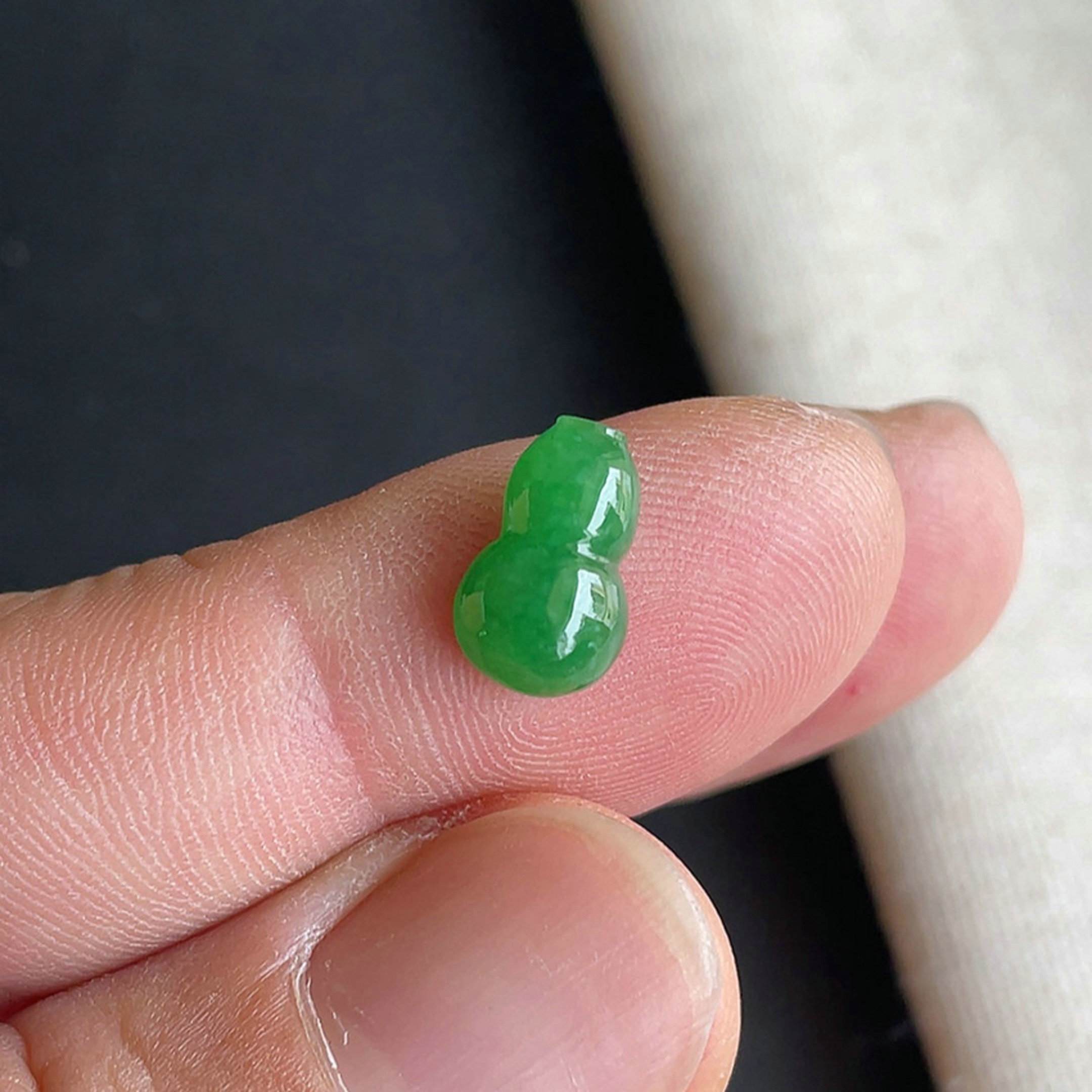 冰种阳绿葫芦戒面天然翡翠A货