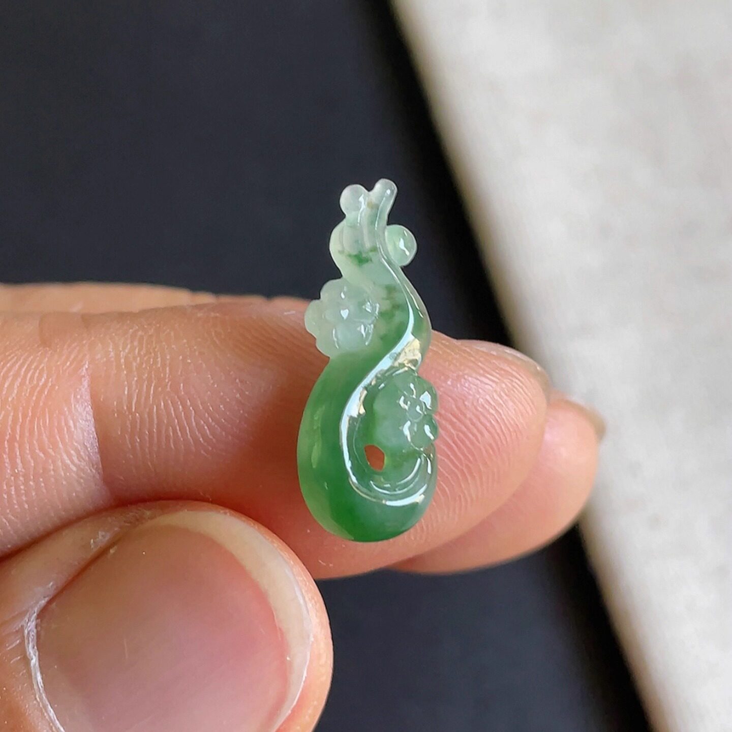 0801-6天然老坑冰种阳绿梅开五福吊坠 翡翠A货送证书～金晶翡翠