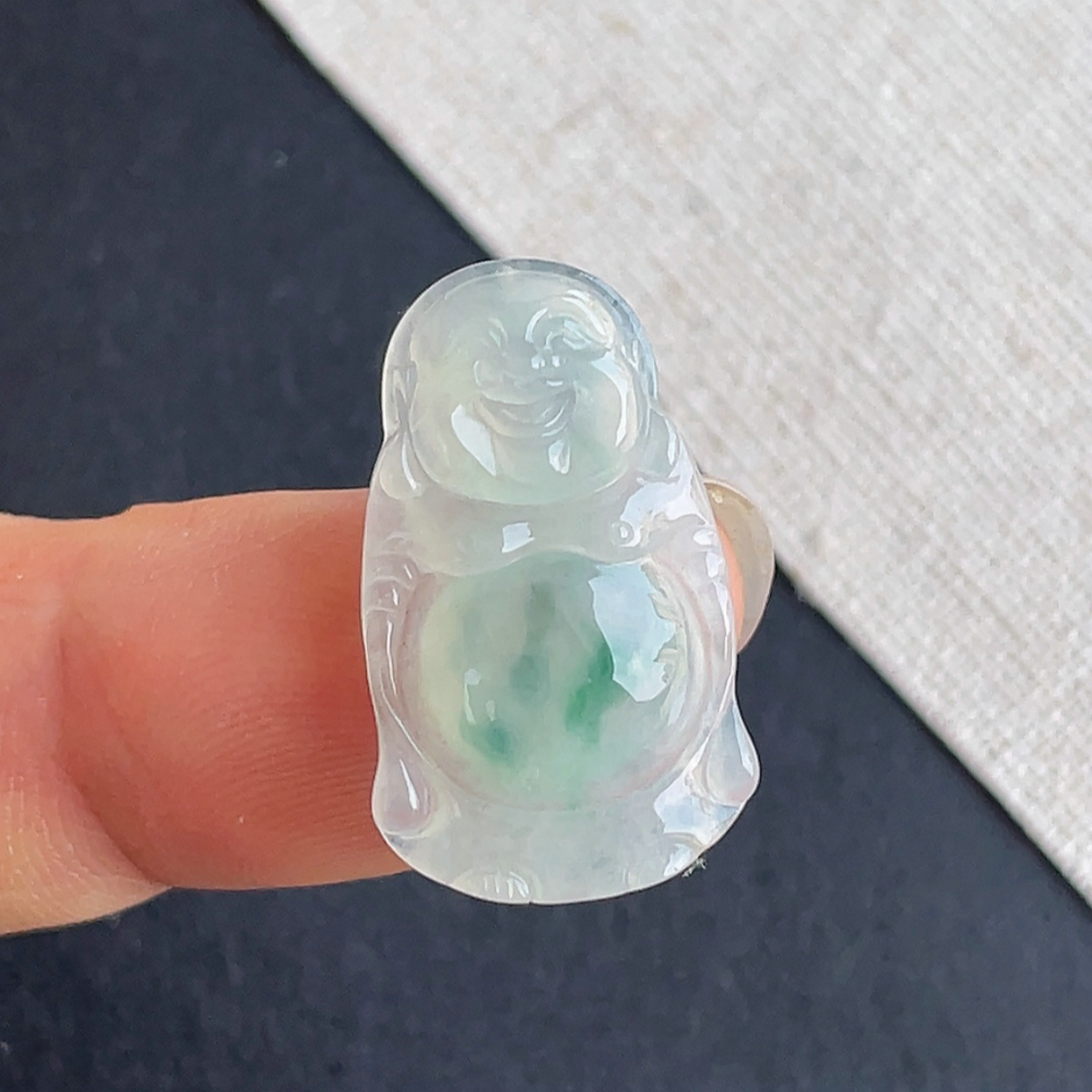 缅甸翡翠a货冰种飘阳绿站佛吊坠